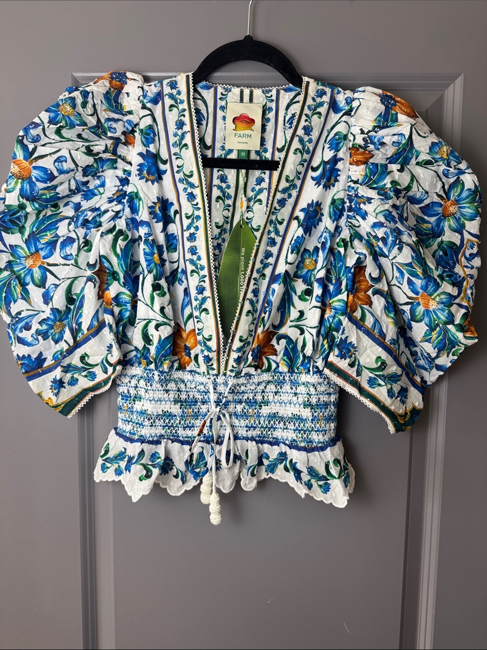 FARMRIO Off-White Flora Tile Smocked Blouse | Size XS | NWT - Picture 4 of 12